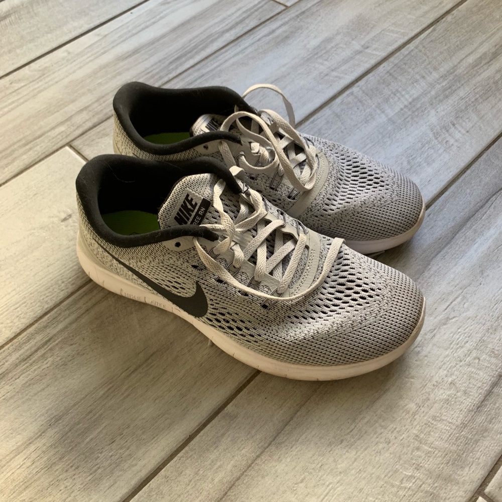 Men’s Nike sneakers